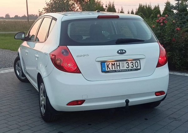 Kia Ceed cena 19800 przebieg: 157000, rok produkcji 2008 z Białobrzegi małe 254